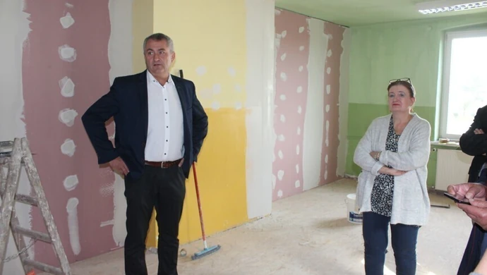 Remont podstawówki na półmetku