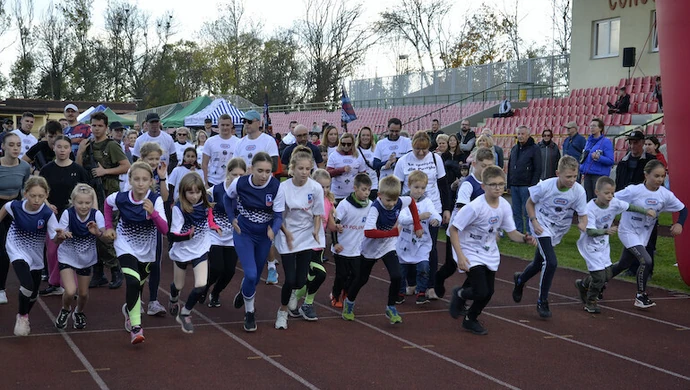 Na sportowo dla Patryka. Piotrkowianie wspierają nastolatka w powrocie do zdrowia