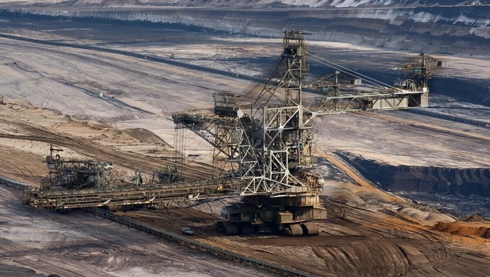 Węgiel brunatny będzie sprzedawany na jeszcze większą skalę. Czy warto nim palić?