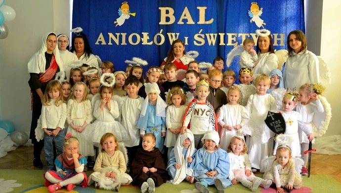 Bal Aniołów i Świętych w Przedszkolu Sióstr Dominikanek w Piotrkowie (ZDJĘCIA)