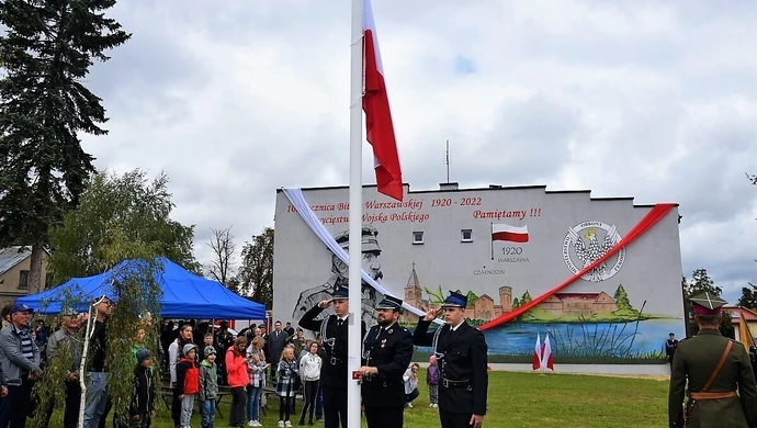 Maszt flagowy powstał w Czarnocinie