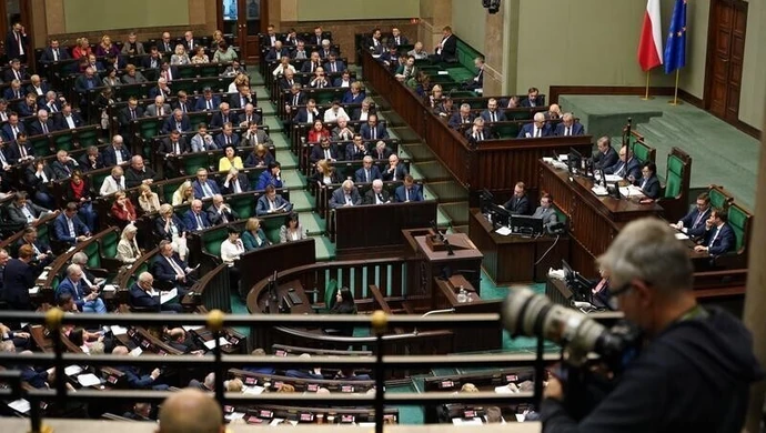 Jedni pracują, inni obserwują, czyli o sejmowej aktywności posłów naszego okręgu