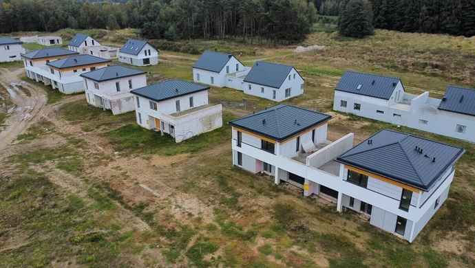 Pułapka &#8222;szklanych domów&#8221;? Kłopoty z Osiedlem Życzliwa w Piotrkowie