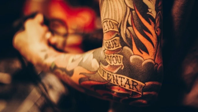 Jak dbać o świeży tatuaż? &#8212; Pielęgnacja tatuażu dla gentlemana!