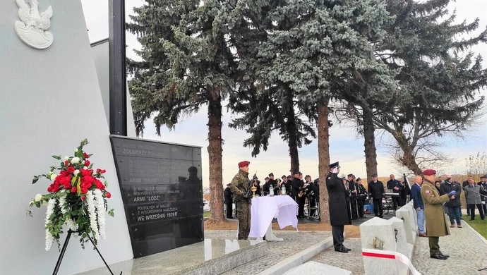 Uroczyste otwarcie zrewitalizowanego Cmentarza Wojennego w Milejowie (ZDJĘCIA)