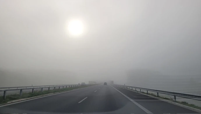 Uważajcie na drogach. IMGW prognozuje gęste mgły