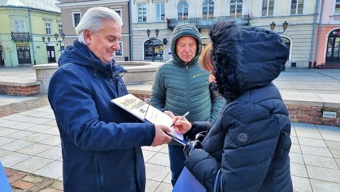 Zbierają podpisy w sprawie in vitro