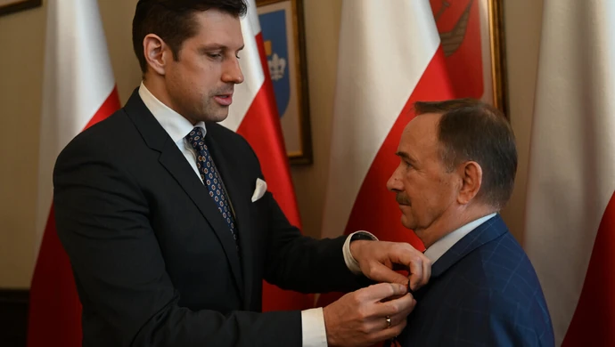 Były radny z Krzyżem Kawalerskim