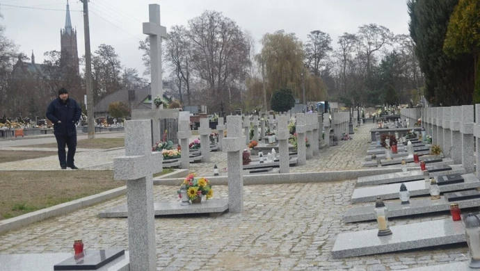 Zakończono kolejne prace na terenie cmentarza