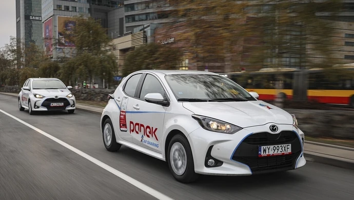 Największy kontrakt flotowy Mazdy w Polsce &#8211; 140 Mazd 2 Hybrid trafia do Panek CarSharing