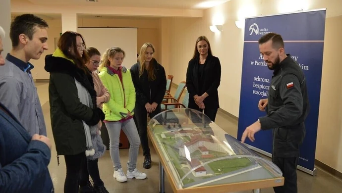 Studenci odwiedzili areszt