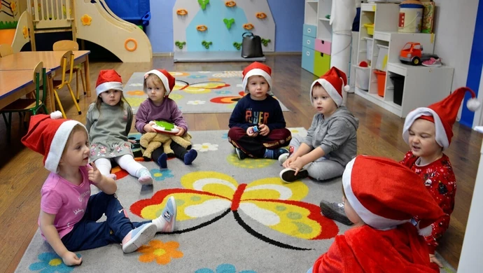 Święty Mikołaj rozdawał prezenty