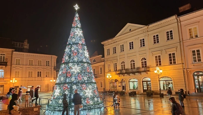 Choinka już świeci
