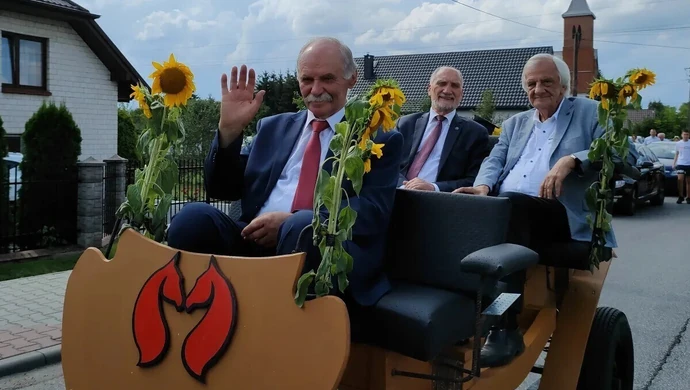 Terlecki zamiast Macierewicza? Marszałek senior odpowiada