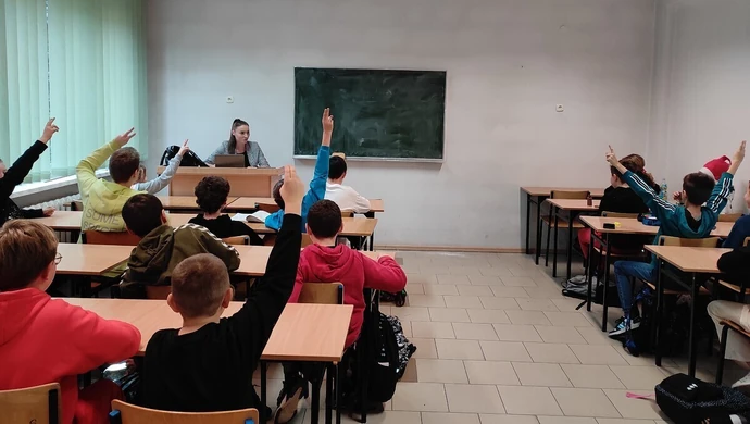 "Dla nas nie ma dużej różnicy". Uczniowie dwunastki w nowych placówkach