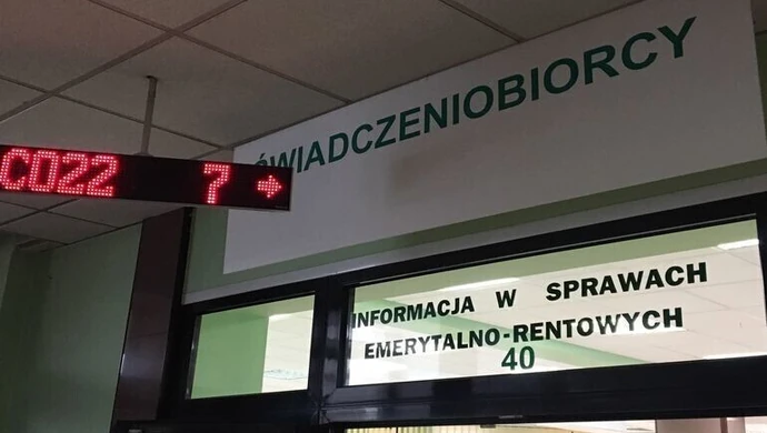 ZUS przypomina o korzystniejszych zasadach przy dorabianiu do rent socjalnych