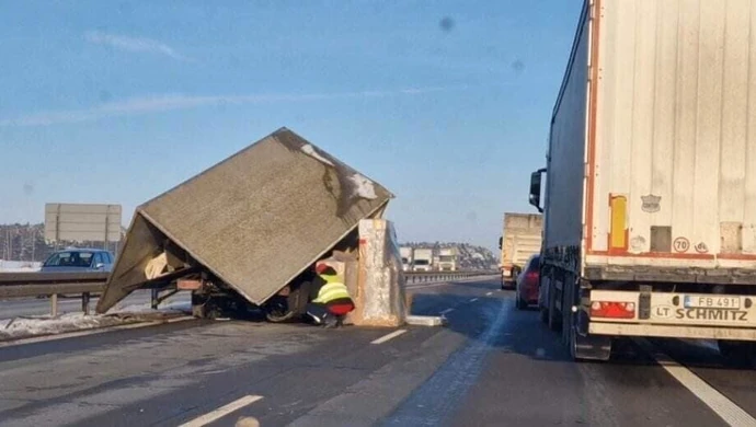 Zderzenie na S8 pod Piotrkowem