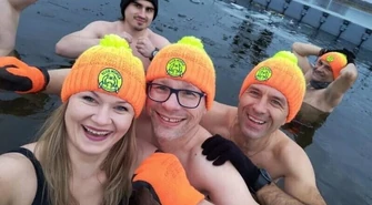 Moszczenickie morsy przywitały rok [ZDJĘCIA]