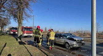 Nie wyhamował i uderzył (ZDJĘCIA)