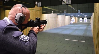 "Można tu strzelać nawet z karabinu"