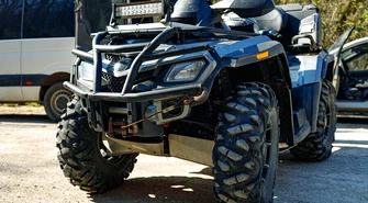 Chcieli ukraść quada, spłoszyła ich gospodyni