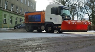 Standardy odśnieżania w Piotrkowie. Sprawdź, jak powinna być odśnieżona twoja ulica!