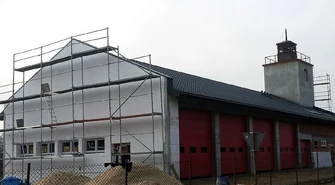 Kolejny etap prac przy budowie strażnicy Ochotniczej Straży Pożarnej w Dąbrowie nad Czarną dobiegł końca