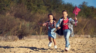 Jak znaleźć wysokiej jakości jeansy dla dziewczynki?