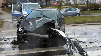 Zderzenie i potrącenie w al. Piłsudskiego [ZDJĘCIA]