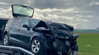 BMW zderzyło się z walcem (ZDJĘCIA)