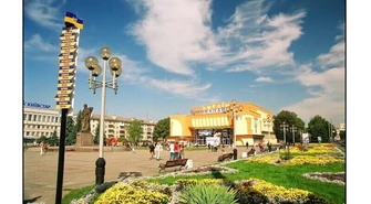 Równe także pod obstrzałem