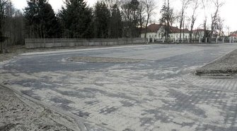 Parking przy szkole gotowy