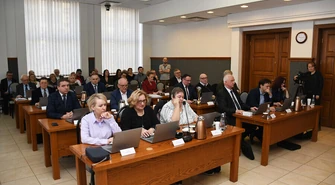 Oko w oko, czyli powrót radnych na salę obrad