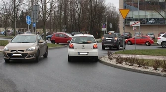 Feralny wjazd. Czy to najniebezpieczniejsze skrzyżowanie w Piotrkowie?