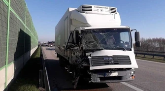 Śmiertelny wypadek na A1. Ciężarówka wjechała w ekipę drogowców