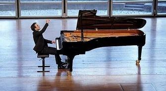 Niezwykły koncert fortepianowy w piotrkowskim muzeum