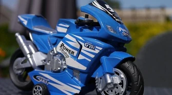 Quad czy motorek na akumulator dla dziecka? Co wybrać?