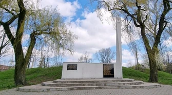 Pomnik na Budkach. Piotrkowskie miejsce pamięci