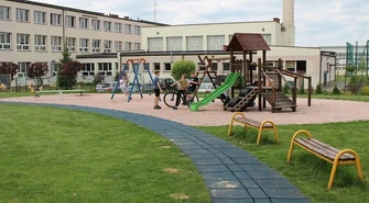 Przebudują plac zabaw przy szkole