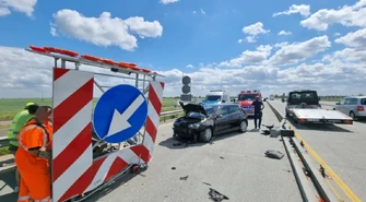 Osobówka uderzyła w przyczepkę na A1