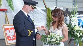 Co to był za ślub! Nietypowa uroczystość na piotrkowskim lotnisku