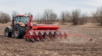 Toyota uszkodzona przez... spadającą łopatę