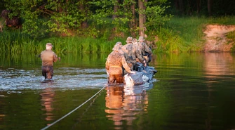 Doskonalili taktykę i przeprawiali się przez Pilicę