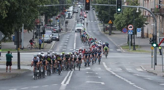 Kolarze przemknęli przez Piotrków i region [ZDJĘCIA]