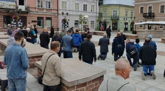 Z różańcem modlili się o miłość