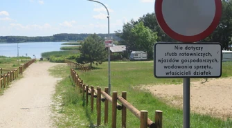 Droga niezgody nad Zalewem Sulejowskim