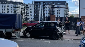 Staranował zaparkowane auto (ZDJĘCIA)