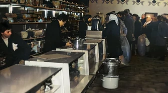 Za czym kolejka ta stoi, czyli wspomnień czar