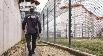 Areszt oferuje pracę