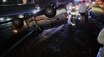 Dachowanie na Żelaznej. Kierowca był pijany (AKTUALIZACJA, ZDJĘCIA)